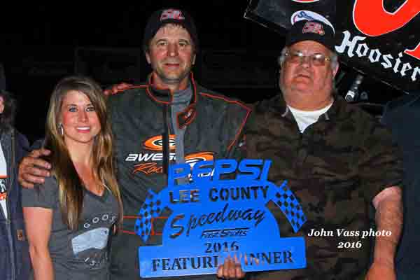 Harold Pohren won the 20 lap 305 sprint car feature at the Lee County Speedway Friday June 20th. Photo by John Vass