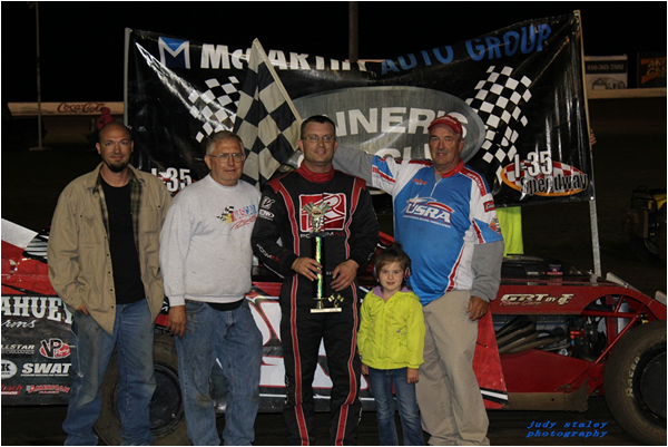 #29 Dennis Elliott, USRA Modified Feature Winner!