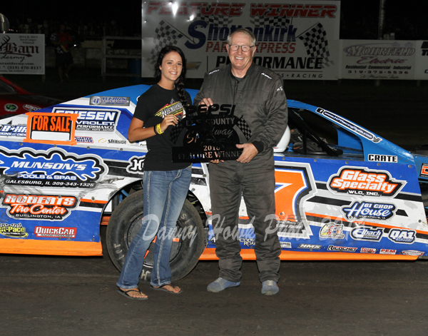 Dean Mcgee from Galesburg , Il won the A-Mod feature at Lee County. Photo by Danny Howk